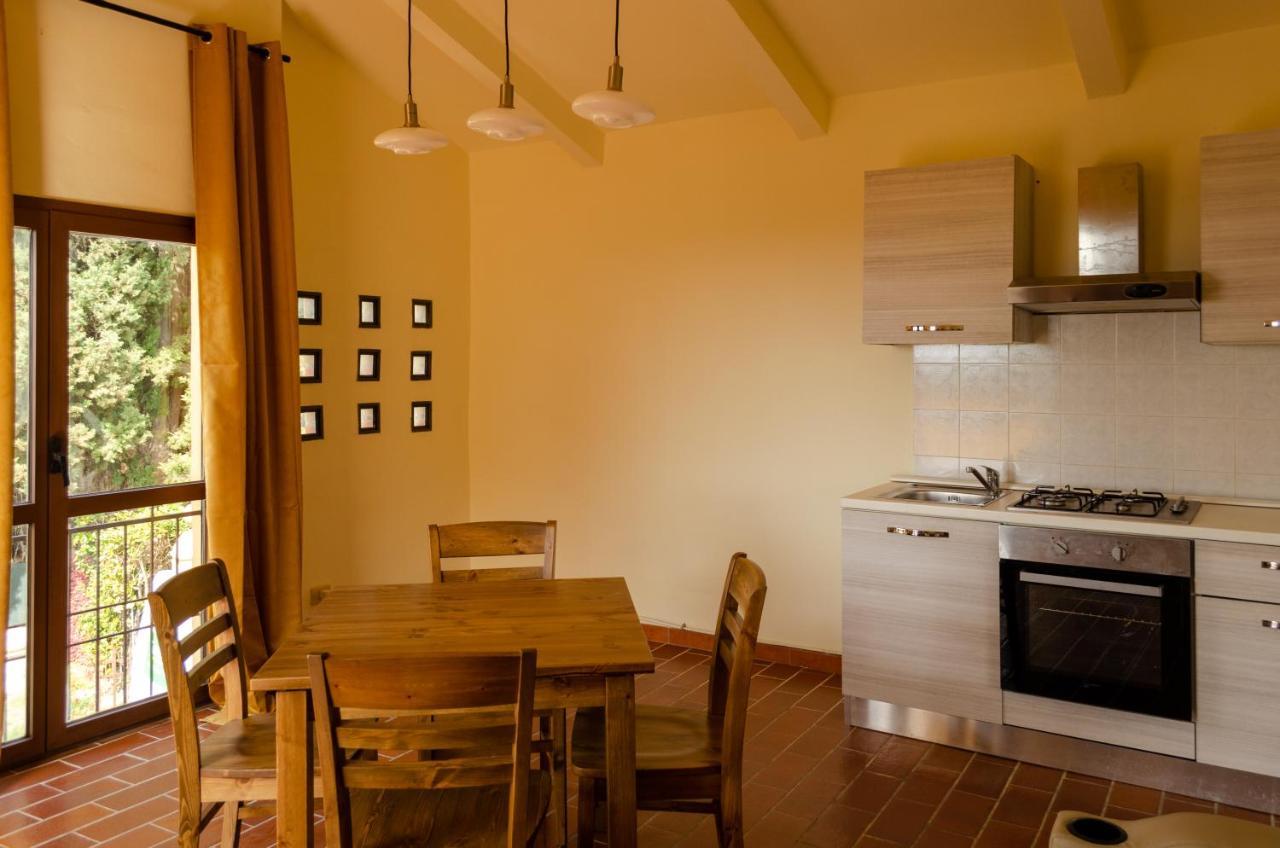 Montevecchio Apartments Монтополи-ин-Валь-д'Арно Экстерьер фото