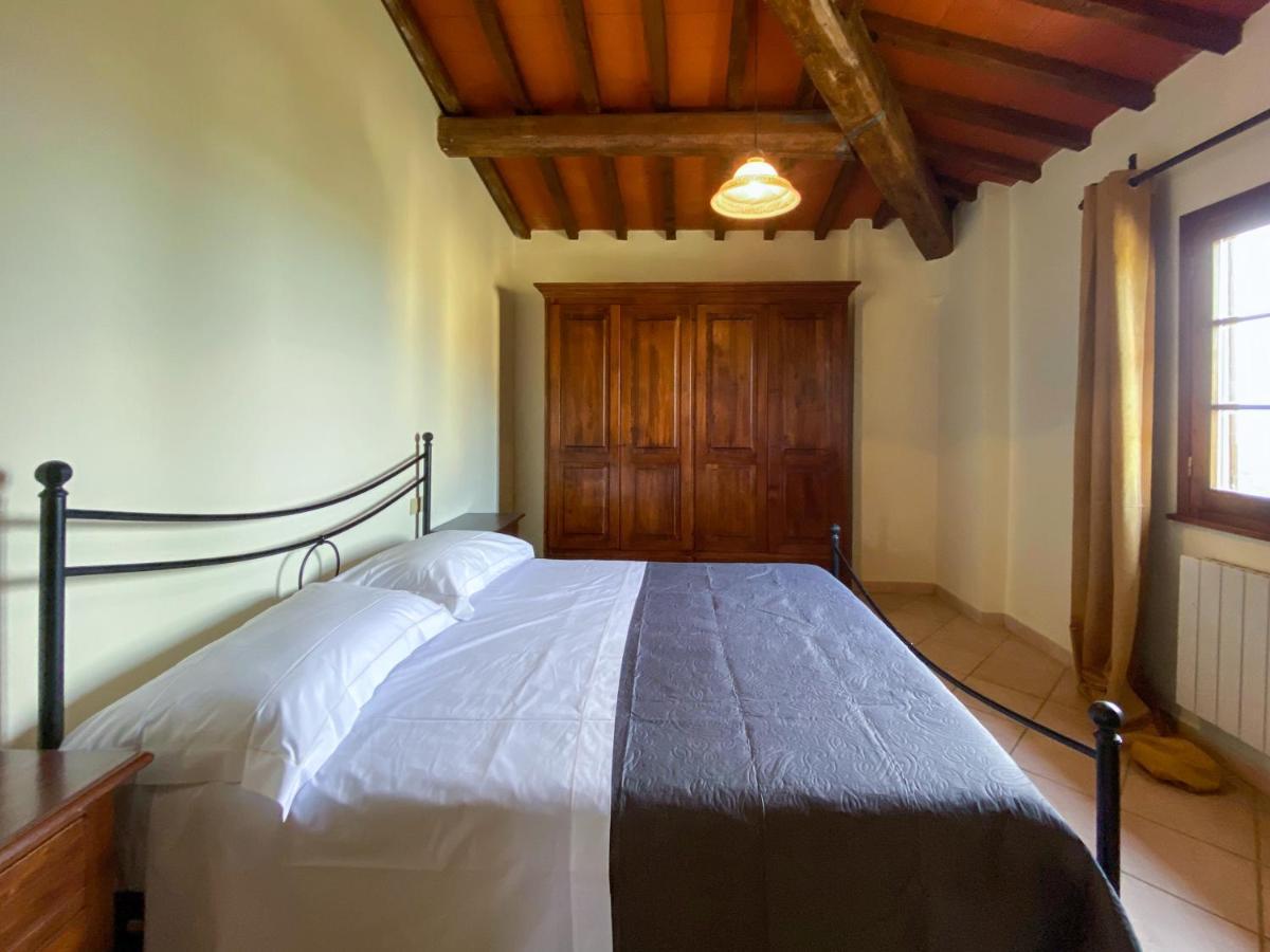 Montevecchio Apartments Монтополи-ин-Валь-д'Арно Экстерьер фото
