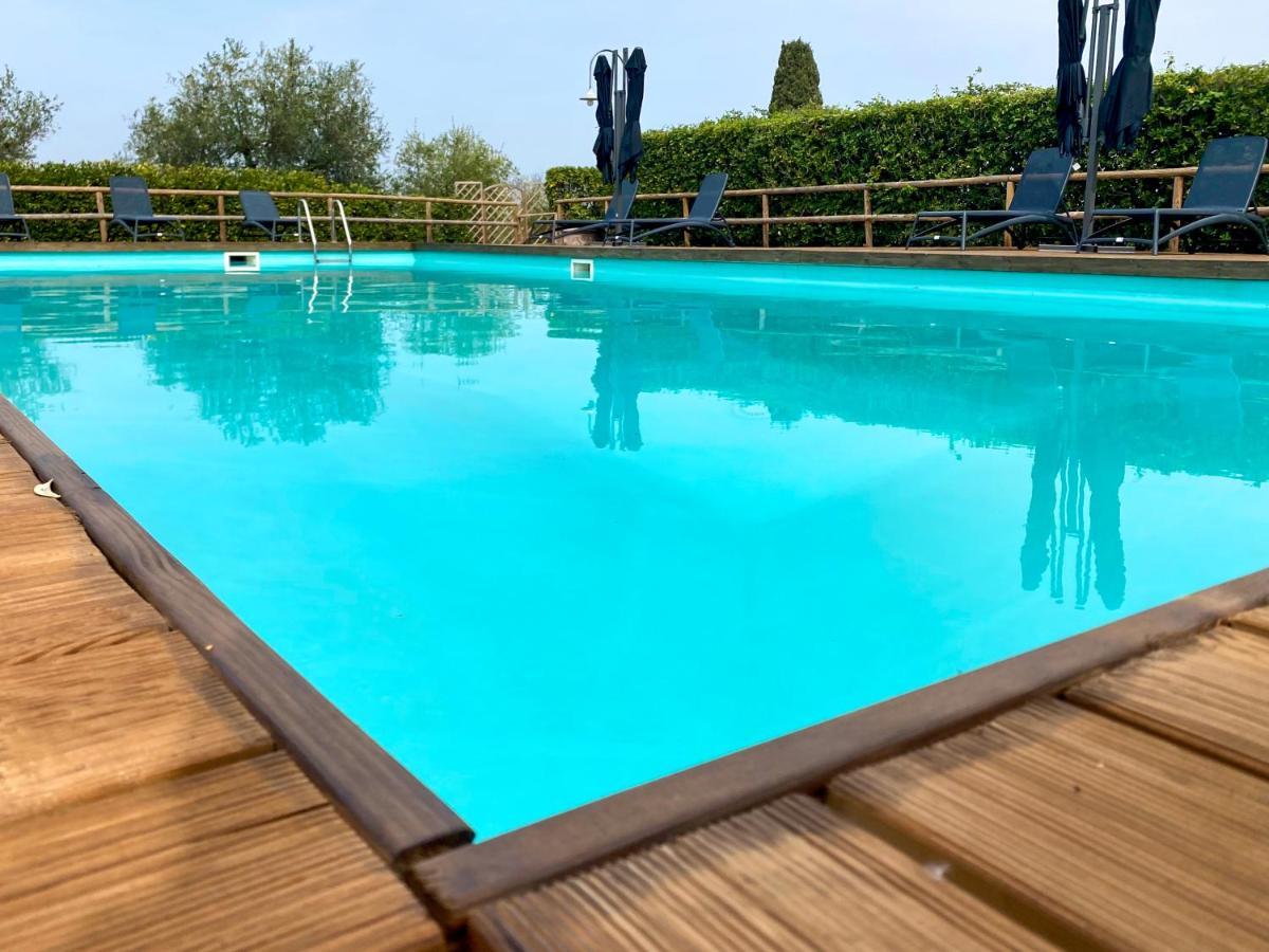 Montevecchio Apartments Монтополи-ин-Валь-д'Арно Экстерьер фото